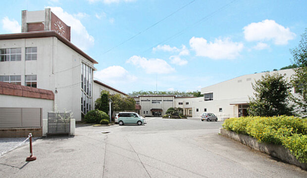 鹿沼市立さつきが丘小学校 約2,100m~2,180m