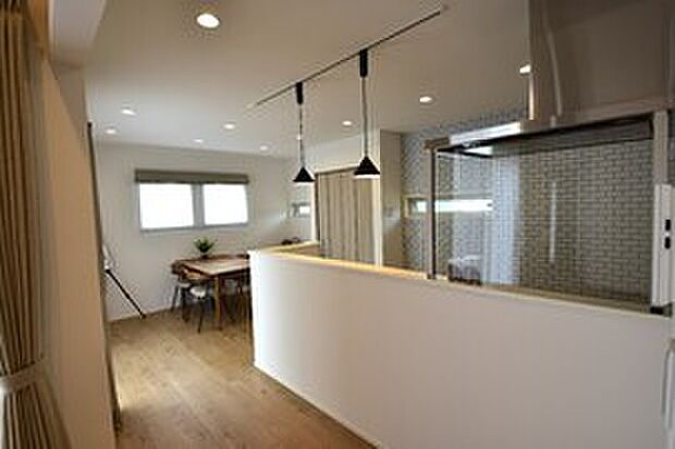 【区画No.1　キッチン】スッキリとおしゃれなキッチン空間！