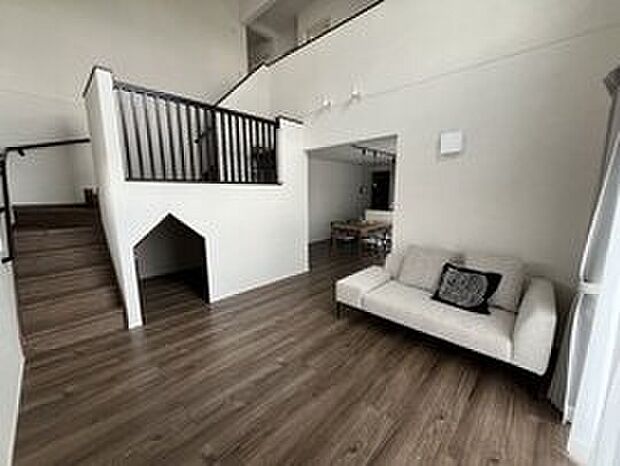 【区画No.2　LDK】おしゃれで遊び心のある階段まわり！