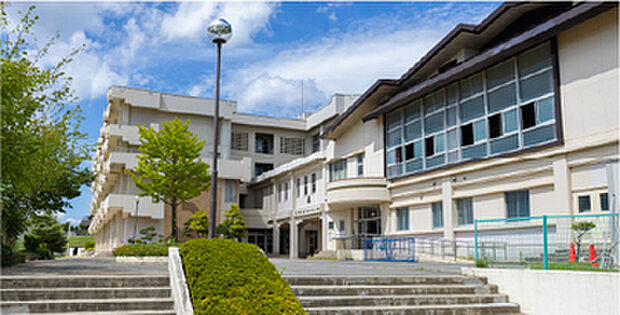 富谷市立東向陽台中学校（約900m）