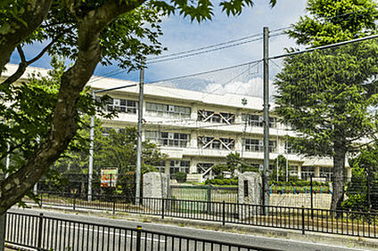 富谷小学校 762ｍ～847ｍ(徒歩10分～11分)