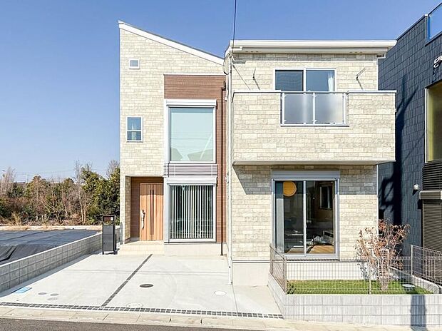 【外観】こちらの物件が少しでも気になるようでしたら、お気軽にお問合せください。人生でいちばん大きなお買い物ですので、ゆっくりご見学ください。ネット上の画像と実際の見学では、リアル感がまるで違います。