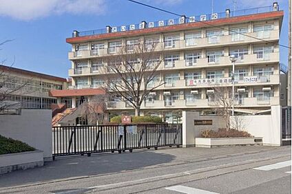 さいたま市立西原中学校 1950m(徒歩25分)
