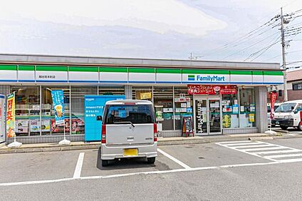 ファミリーマート越谷赤山町店 500ｍ(徒歩7分)