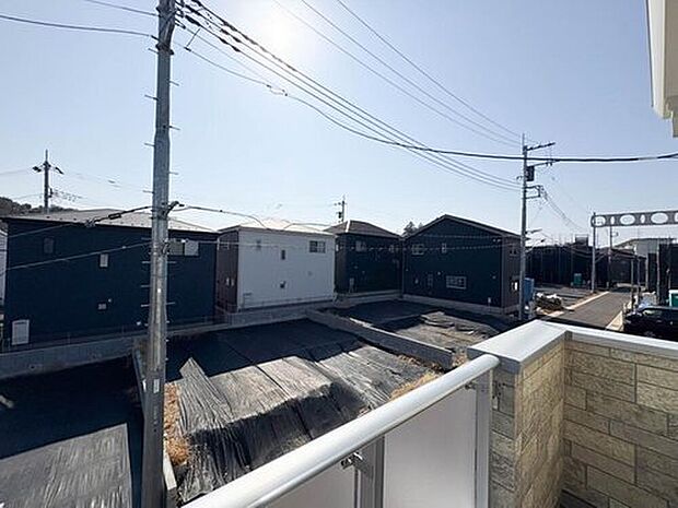 【バルコニー】バルコニーから差し込む陽光・通風は、住環境・快適性と共に有り続ける貴重な「財産」です。