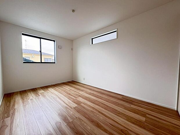 全室ゆとりある設計。お子様が大きくなっても手狭になることなくのびのびと生活頂けます。一人一人の個性溢れるお部屋創りを楽しんで頂けます。