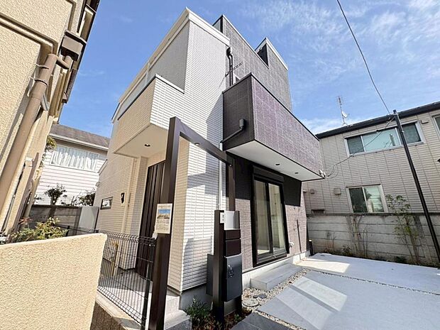 【外観】木造２階建て設計、３ＬＤＫ＋屋上テラス＋カースペース。暮らしを豊かにサポートする仕様設備や広々としたキッチンなど魅力が詰まったお住まいです。