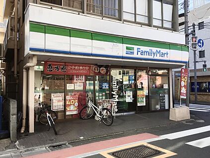 ファミリーマート 富士見ケ丘店 211m
