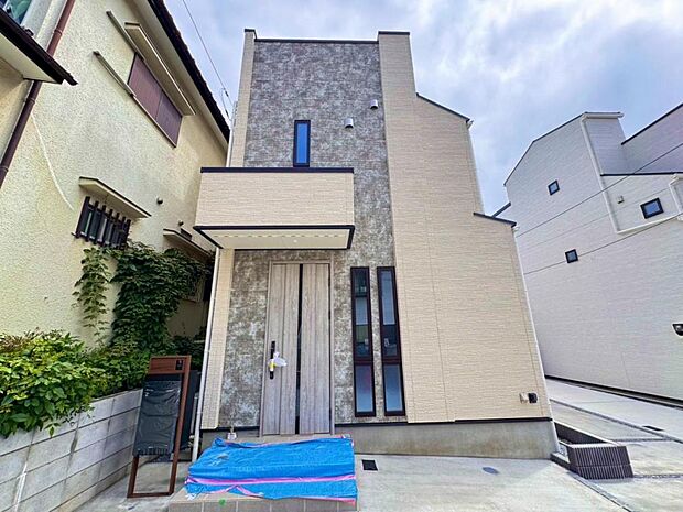 【外観】木造2階建て設計、3LDK+ルーフバルコニー+カースペース2台。暮らしを豊かにサポートする仕様設備や広々としたキッチンなど魅力が詰まったお住まいです。