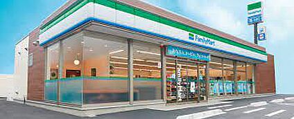 ファミリーマート 目白大学新宿キャンパス店 593m