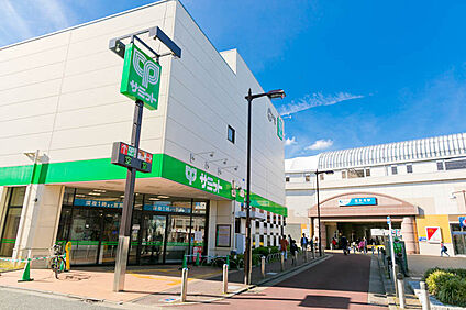 サミットストア 喜多見駅前店 496m