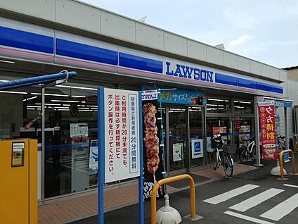 ローソン 新宿西落合三丁目店 379m