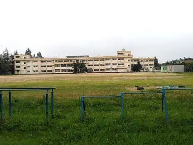 仙台市立桜丘小学校まで約1,200m(徒歩15分)
友達との会話や季節を感じながら歩ける通学路になりそうですね♪