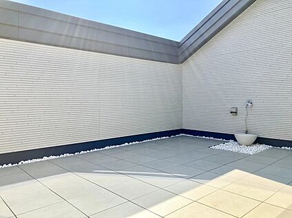 ■ 3号棟 -青空リビング- ■