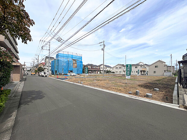 車通りの少ない閑静な住宅街に誕生した全12区画の開発分譲地!