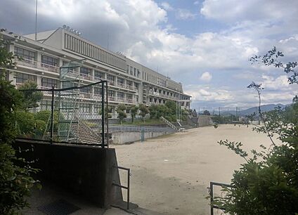 葛城市立新庄中学校 1200ｍ(徒歩15分)