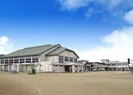 葛城市立忍海小学校 1900ｍ(徒歩24分)