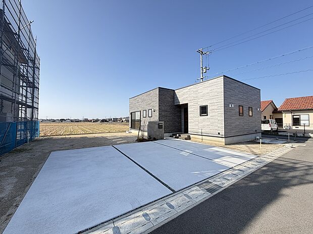 現地駐車場スペース