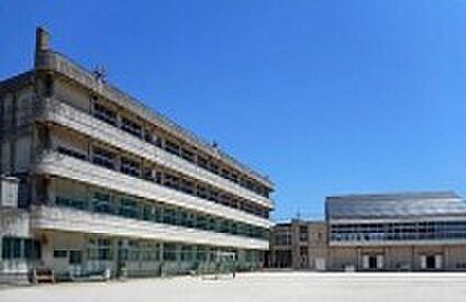 高松小学校 2000ｍ(徒歩25分)