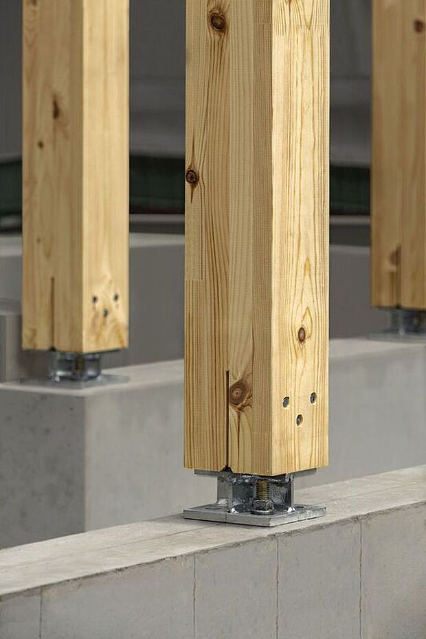 【構造】【積水ハウス基準の安心の構造安全性】シャーウッドと同等の構造安全性能を誇る「DJ構法」を採用。全ての柱を基礎と直接固定するので、耐力壁の力がより確実に発揮されます。