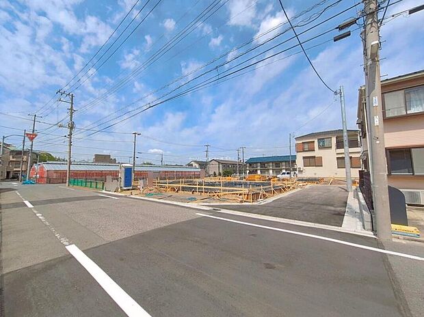 ≪見学予約ができます!≫
前面道路は広々7m!お車の駐車も安心ですね!