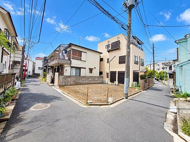 ≪見学予約可能！≫小学校徒歩5分！中学校徒歩11分！お子様の通学も安心♪近隣に複数スーパーも揃う暮らしやすいエリアです♪