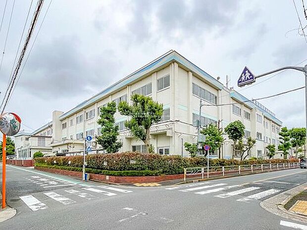 江戸川区立上小岩小学校（約350m）