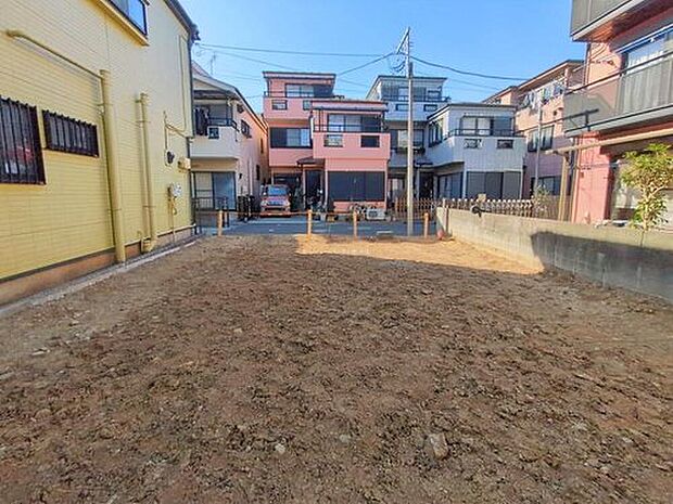 【現地外観写真】耐震に優れた工法を採用、一生住む家だから構造にも環境にもこだわりを。お気軽にお問い合わせください！お待ちしています♪