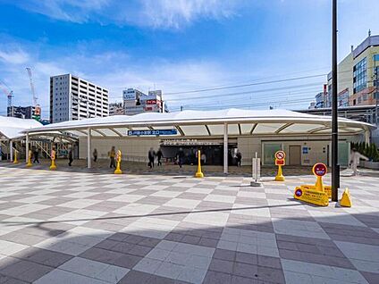 JR総武線「新小岩」駅 2200m (徒歩28分／自転車で9分)