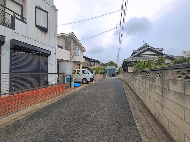 【前面道路含む現地写真】≪見学予約ができます！≫
スーパーや通学路など、建物の周辺を実際に歩いてみるのもおすすめです！新生活のイメージが膨らみますね♪