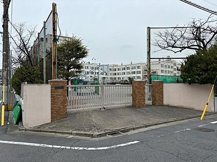 足立区立渕江中学校 1100m(徒歩14分)