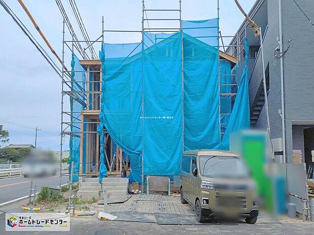 【現地外観写真】≪内覧以外にも資金計画やライフプランに寄り添ったご提案をいたします♪≫ご家族の様子が分かりやすい対面式キッチン♪キッチンパントリーやWICなど収納豊富なお住まいです♪