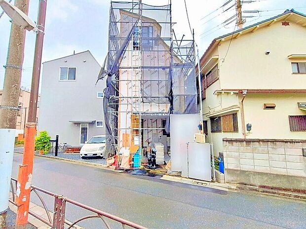 【前面道路含む現地写真】2026.05撮影■一戸建ての大きなメリットは、「自分の土地」を自由に使えること。好きなペットが飼えるほか、ガーデニングやDIY、車やバイクの手入れなど様々な趣味を楽しめます!