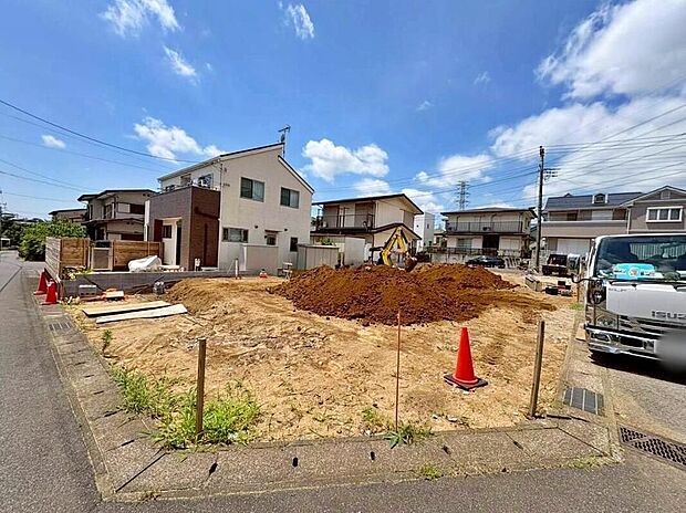 【施工例ご案内できます♪】良好な住環境が守られてきたこの街に、新築戸建てが誕生します。穏やかな空気の流れる落ち着いた住環境です。【7/10撮影】