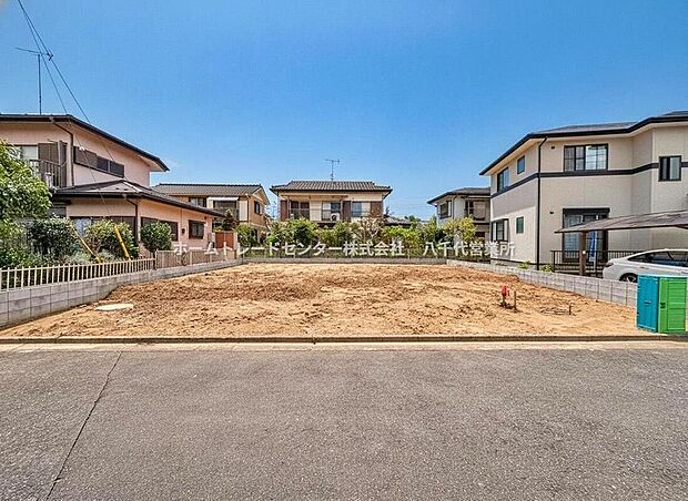 ※現地(2026年10月)
撮影閑静な住宅地で子育て家族にピッタリ。毎日のお散歩も快適な緑に恵まれたエリアで、自然に包まれた穏やかな暮らしを実現するための、ゆとりある住環境が整っています。