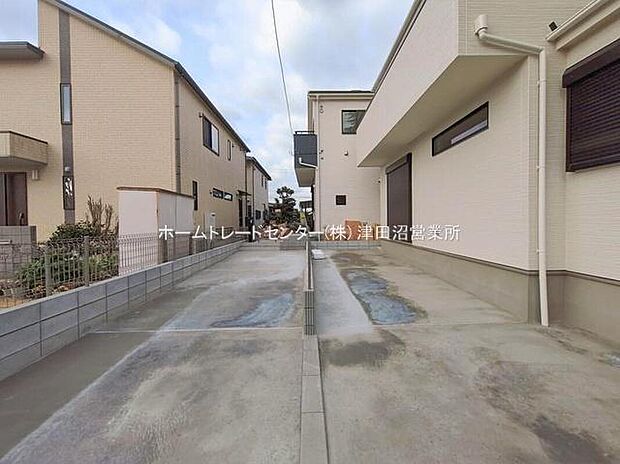 【現地外観写真】毎日のお散歩も快適な緑に恵まれた閑静な住宅地は、伸び伸びスローライフを叶えてくれます。自然豊富な季節の移ろいを身近に感じられる環境で子育てすれば、お子様もきっと素直に成長してくれるはずです！