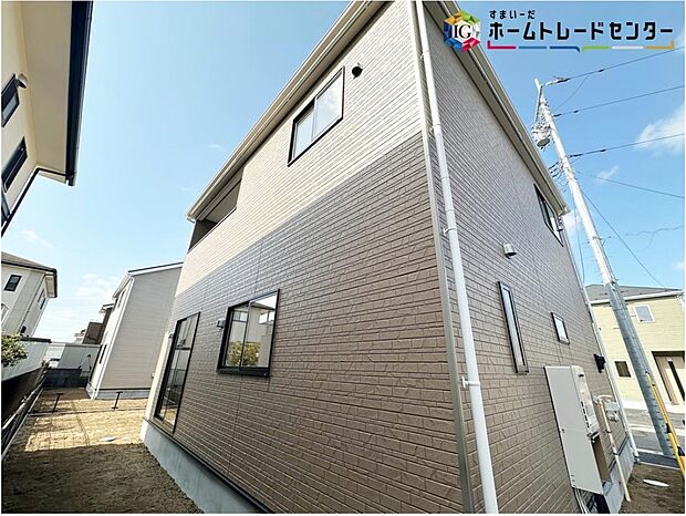 【現地外観写真】◆休日にご家族揃ってご見学はいかがでしょうか♪実際の現地を見てみると図面などではわからない、新たな発見もありますのでまずはお気軽にお問い合わせください♪