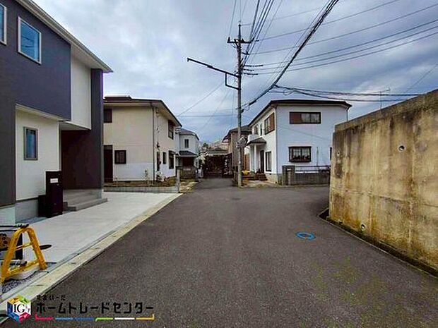 【前面道路含む現地写真】この風景が暮らしの一部に。毎日がイキイキと笑顔溢れる暮らしの始まりです♪ぜひ一度この見晴らしを体感してみませんか♪ご都合の良い時　自由に外観ご覧になれます。ご内見ご希望の際はぜひお気軽にご連絡下さい♪
