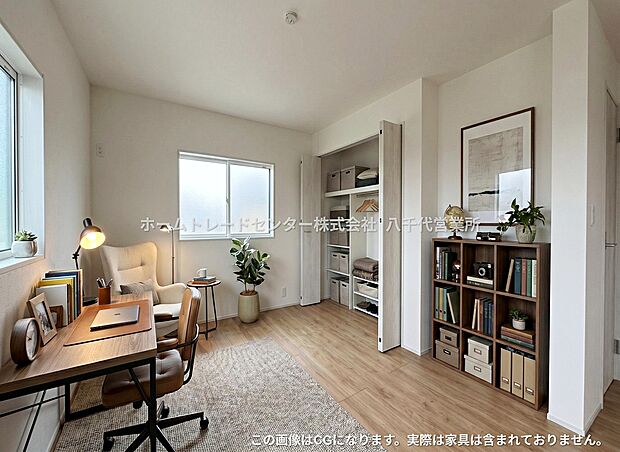 【洋室】マンションと違い部屋数が多いのが戸建てのメリットです。ご家族が増えたことで手狭に感じていた住まいも戸建てでは各居室プライバシーを保つことができます。住まいにゆとりが生まれ心もリラックスできます♪