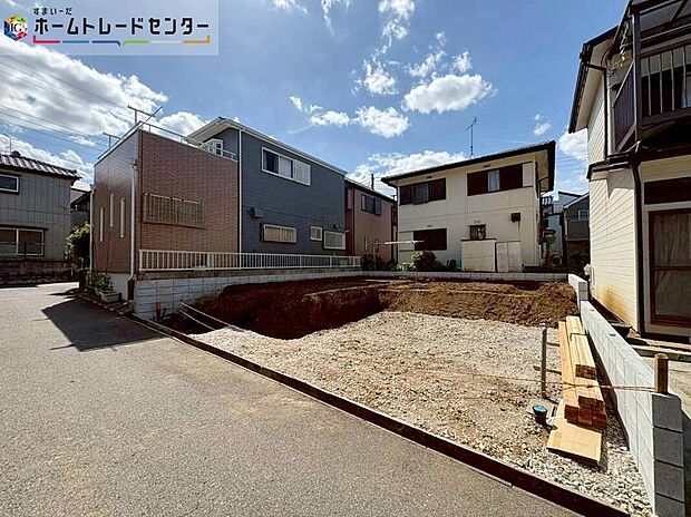 【前面道路含む現地写真】この風景が暮らしの一部に。毎日がイキイキと笑顔溢れる暮らしの始まりです♪ぜひ一度この見晴らしを体感してみませんか♪ご都合の良い時　自由に外観ご覧になれます。ご内見ご希望の際はぜひお気軽にご連絡下さい♪