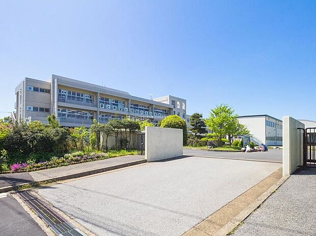 成田市立吾妻中学校(約840m)