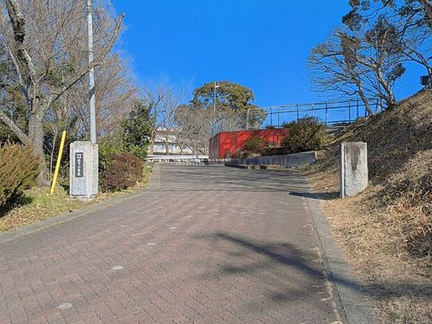 印西市立木下小学校(約350m)