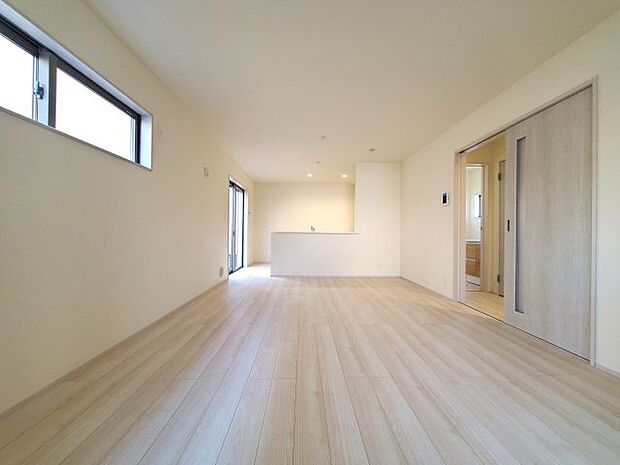 【居間・リビング】ゆったり過ごせるリビングです