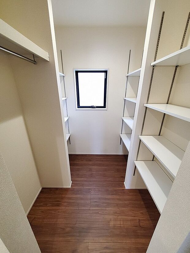 【マルチクローゼット】住まいの快適性を左右する収納は欲しい場所に使い勝手のよい収納を確保しています