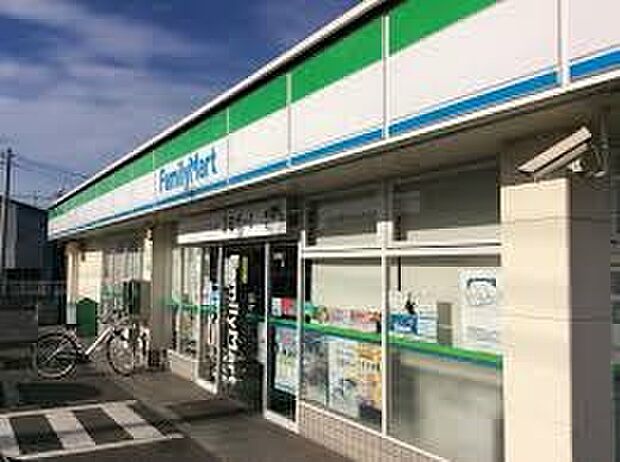 ファミリーマート 三郷高州店(約583m)