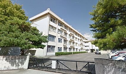 八木山中学校 約350ｍ