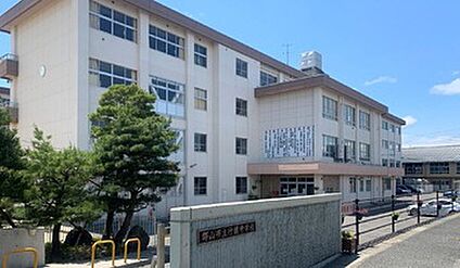 郡山市立行健中学校 約1230ｍ～1260ｍ(徒歩約16分)