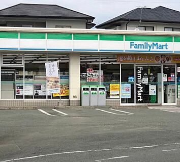 ファミリーマート八景水谷店 約350ｍ(徒歩5分)