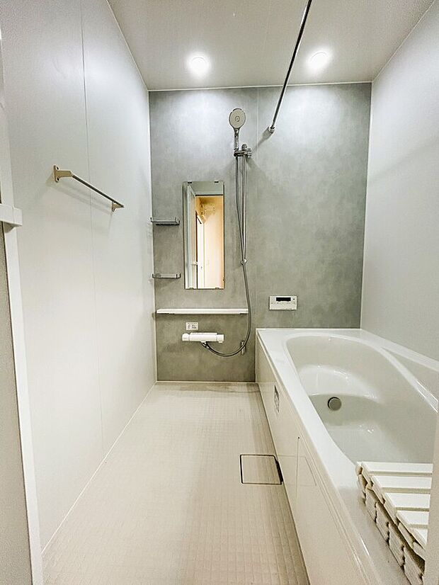 【浴室】一坪タイプのユニットバスです。