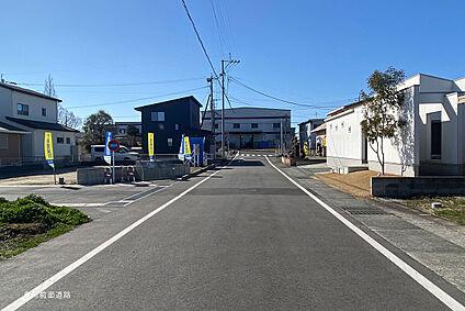 東側前面道路